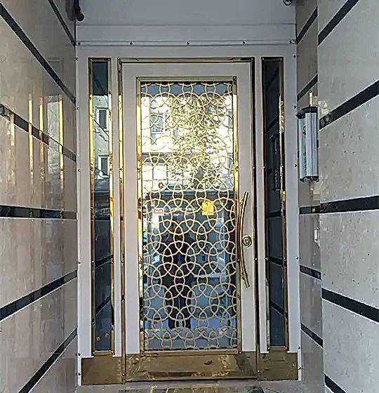 Apartman Giriş Kapısı