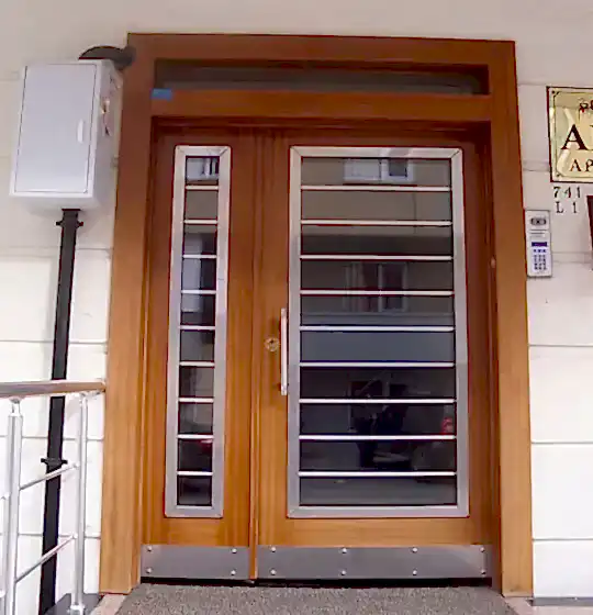 Apartman Giriş Kapısı