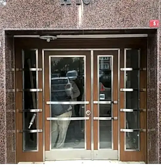 Apartman Giriş Kapısı