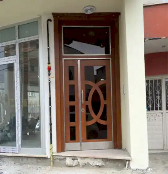 Bina Giriş Kapısı
